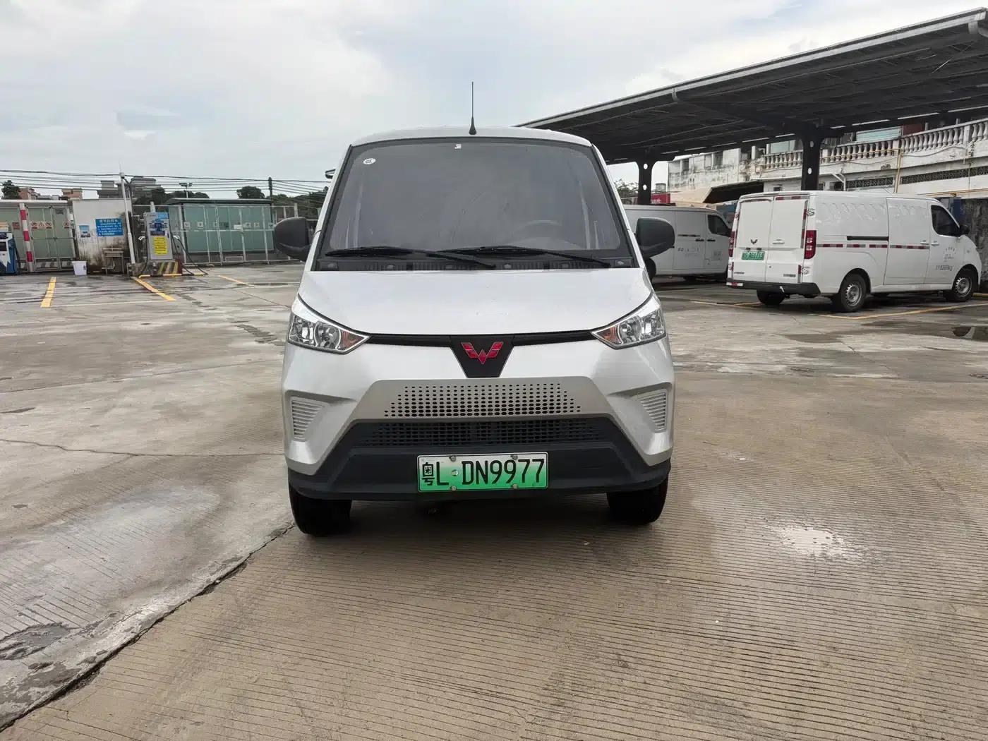 Wuling EV50 2021 model van logistics vehicle, Lishen 41.6kWh Liuji electric control system — миниатюра 2
