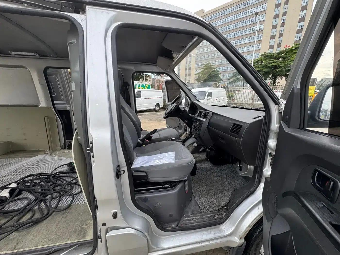 Wuling EV50 2021 model van logistics vehicle, Lishen 41.6kWh Liuji electric control system — миниатюра 13