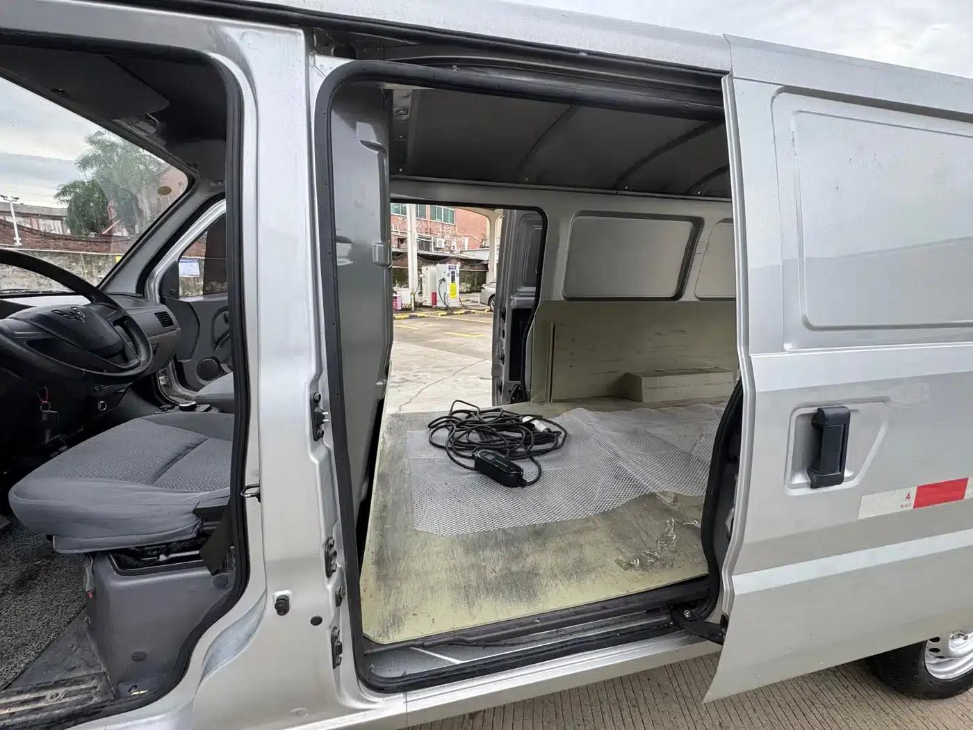 Wuling EV50 2021 model van logistics vehicle, Lishen 41.6kWh Liuji electric control system — миниатюра 14