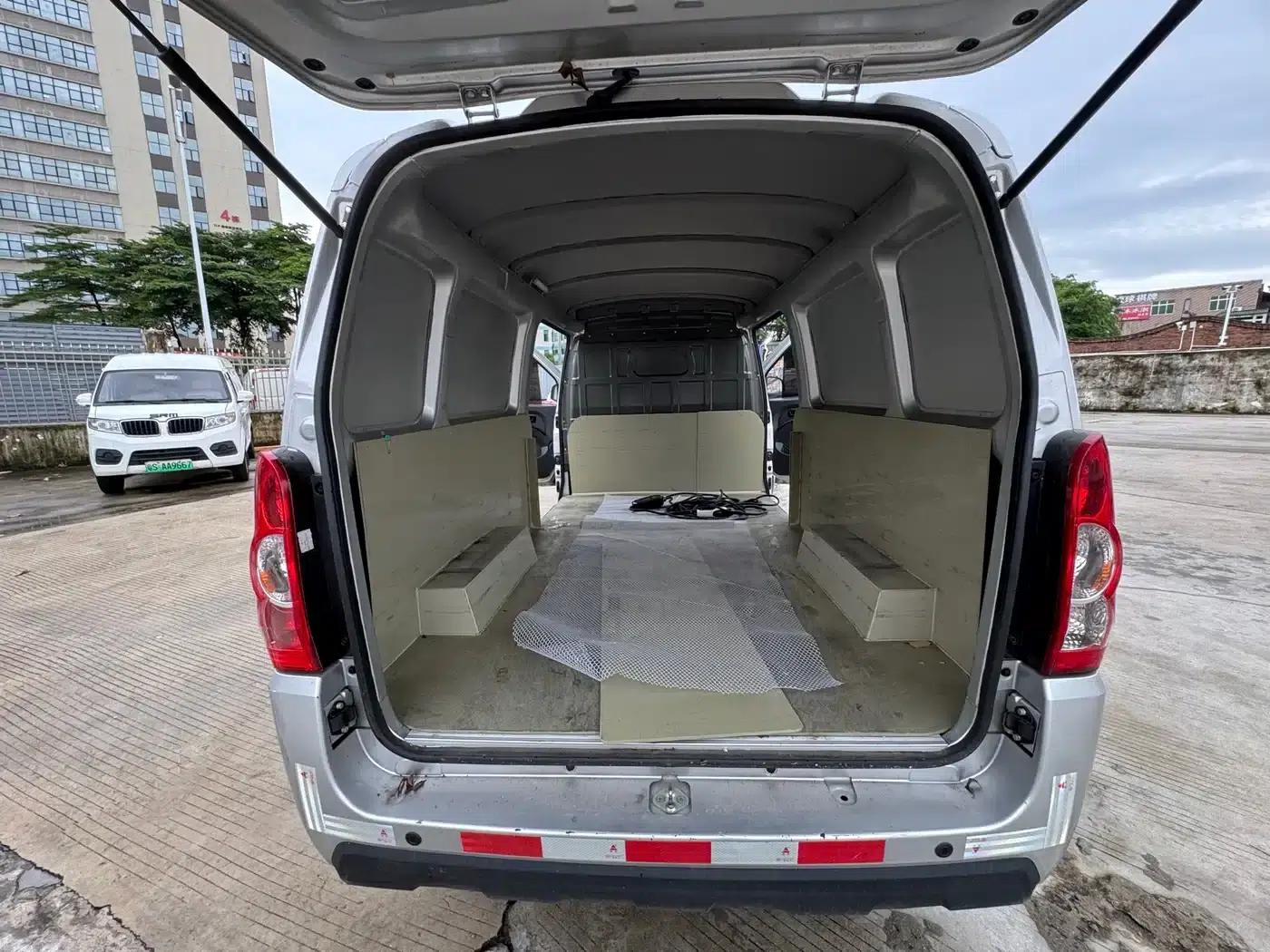 Wuling EV50 2021 model van logistics vehicle, Lishen 41.6kWh Liuji electric control system — миниатюра 16
