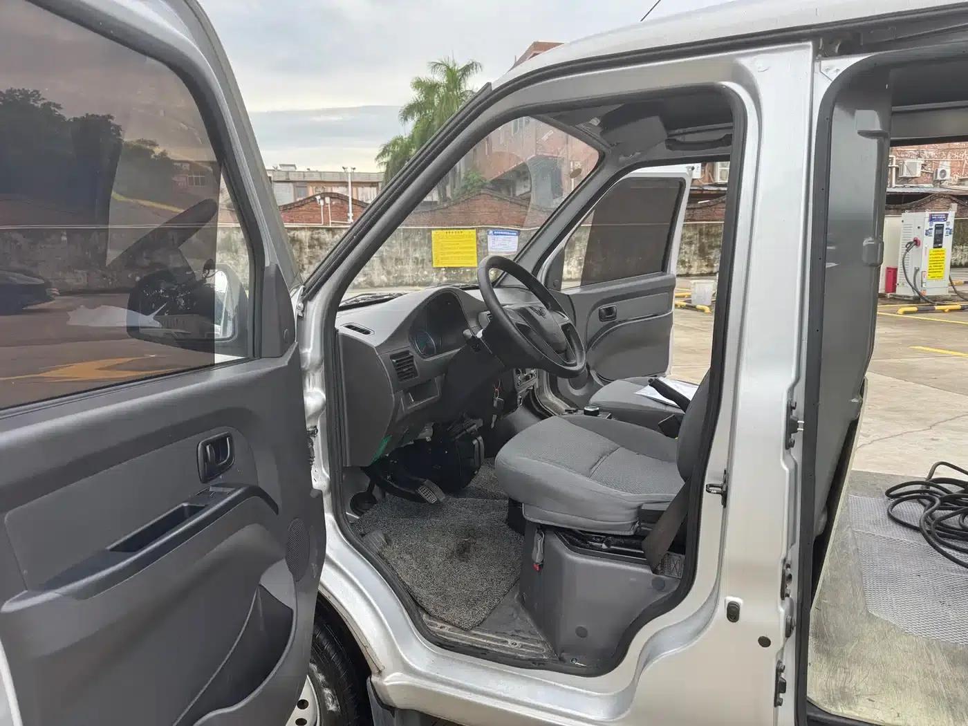 Wuling EV50 2021 model van logistics vehicle, Lishen 41.6kWh Liuji electric control system — миниатюра 8