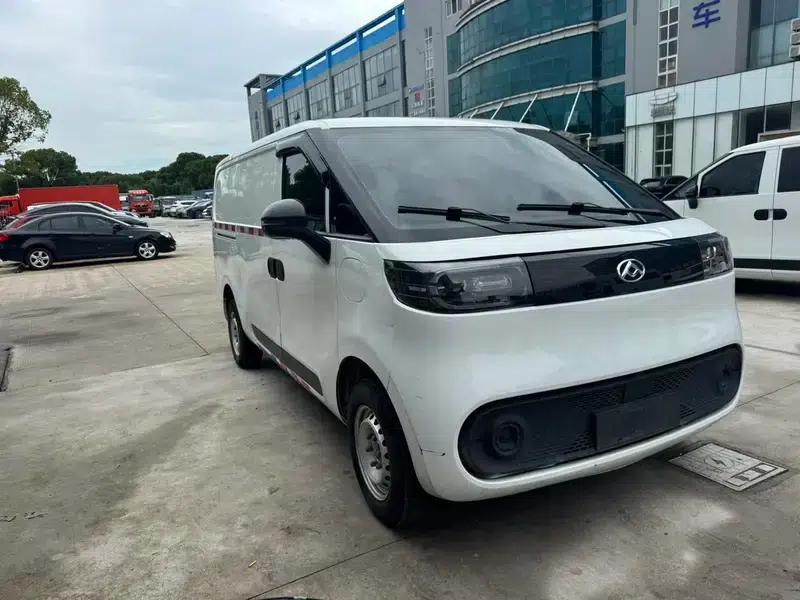 Dana V1 2023 Short Wheelbase Low Roof 42kWh — миниатюра 3