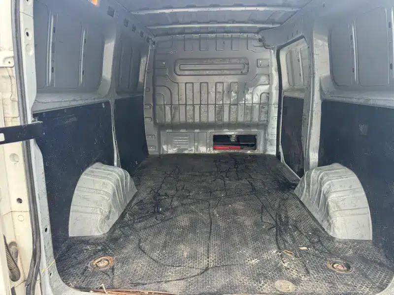 Dana V1 2023 Short Wheelbase Low Roof 42kWh — миниатюра 8