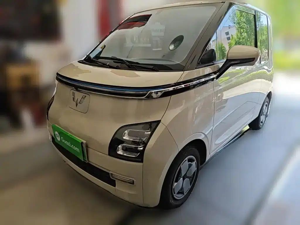 Wuling Air ev Clear Sky 2023 Model, Four-Seat - Advanced Edition — миниатюра 1