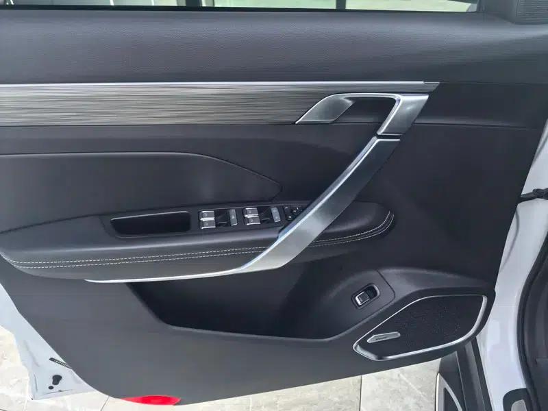 Geely Boyue 2021 Million Edition 1.8TD DCT 2WD Luxury — миниатюра 9