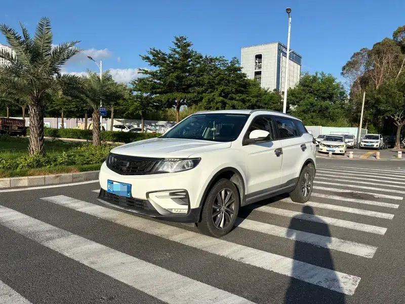 Geely Boyue 2018 2.0L Manual 2WD Smart Edition — миниатюра 1