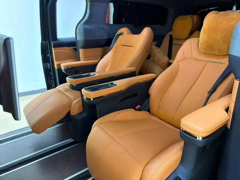Wingzhen L380 2024 Model 140kWh 6-Seater 4WD Ultra — миниатюра 9
