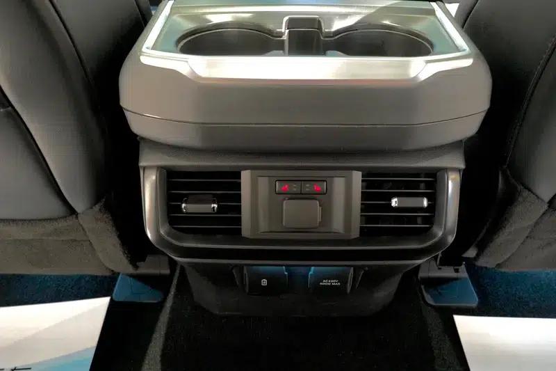 2022 Ford F-150 Raptor EcoBoost 3.5T V6 — миниатюра 10