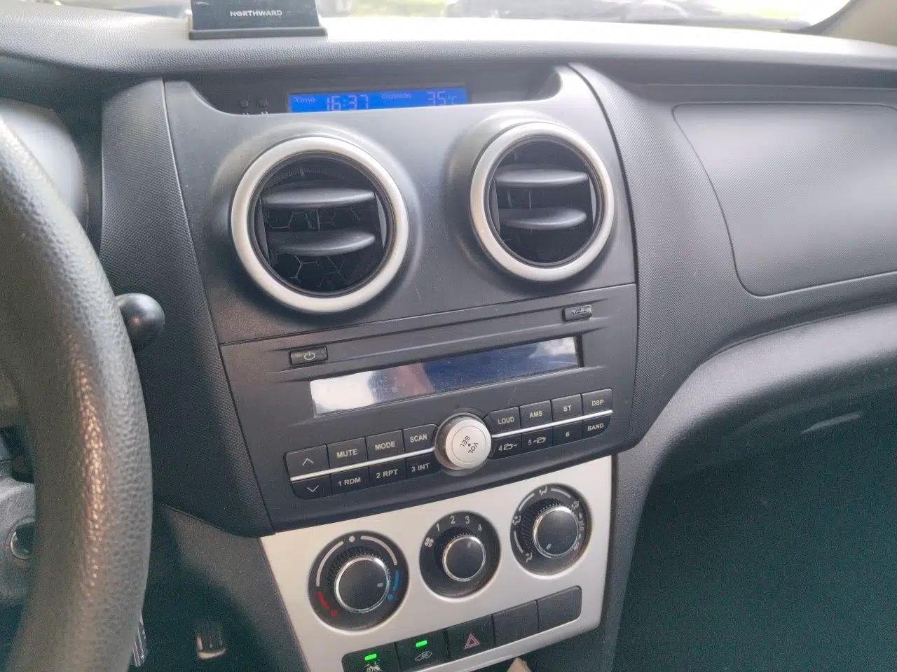CHANGAN KAICHENG Ounuo S 2014 1.5L Base Version — миниатюра 13