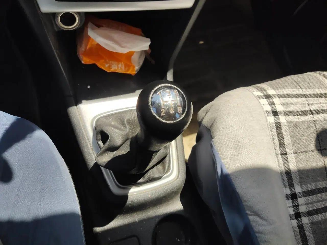 CHANGAN KAICHENG Ounuo S Changan van, 5 seats, 1.5-liter manual transmission — миниатюра 14