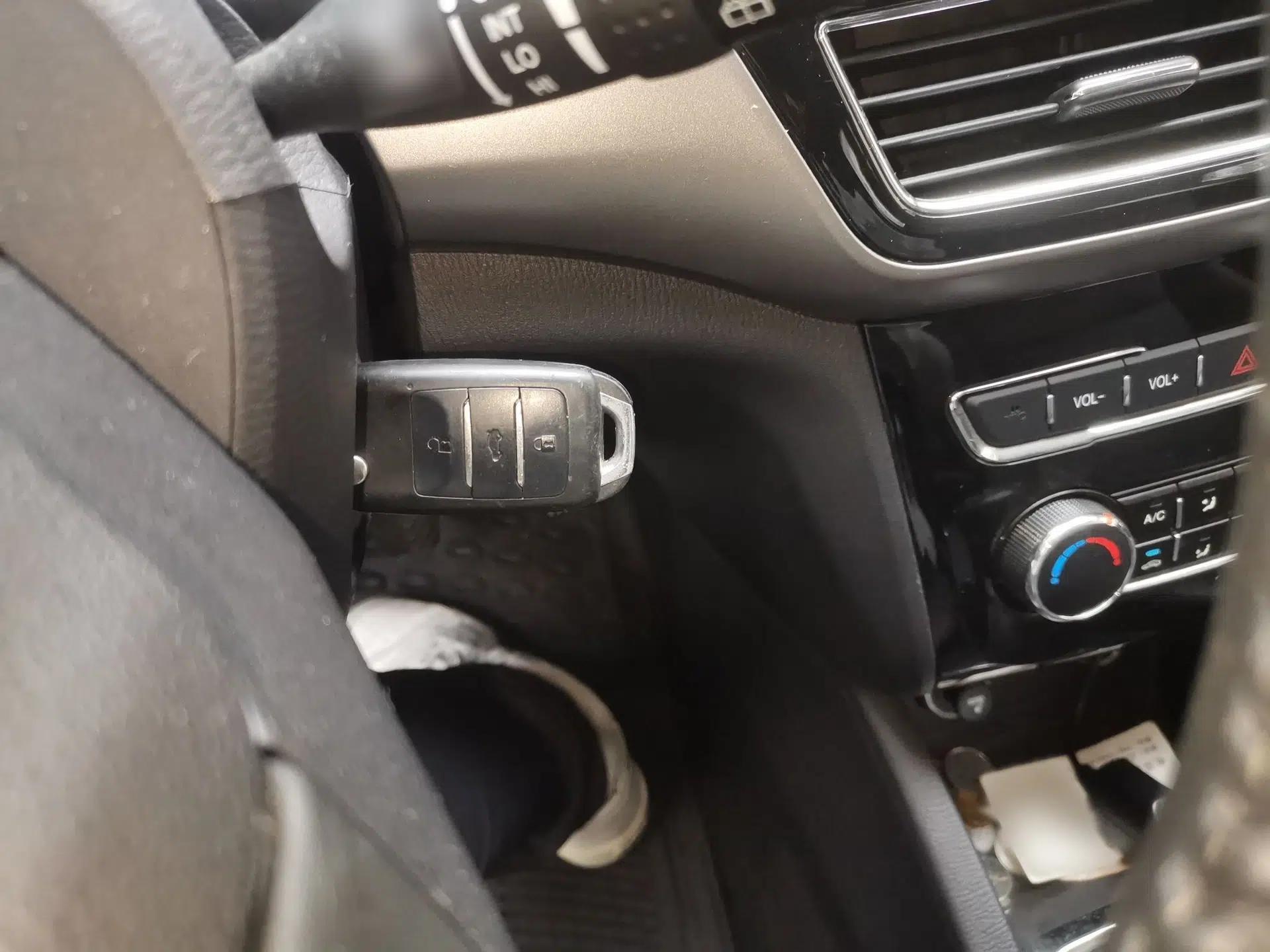 CHANGAN KAICHENG Oushang A600 2016 1.5L Manual Luxury 7-Seater — миниатюра 17
