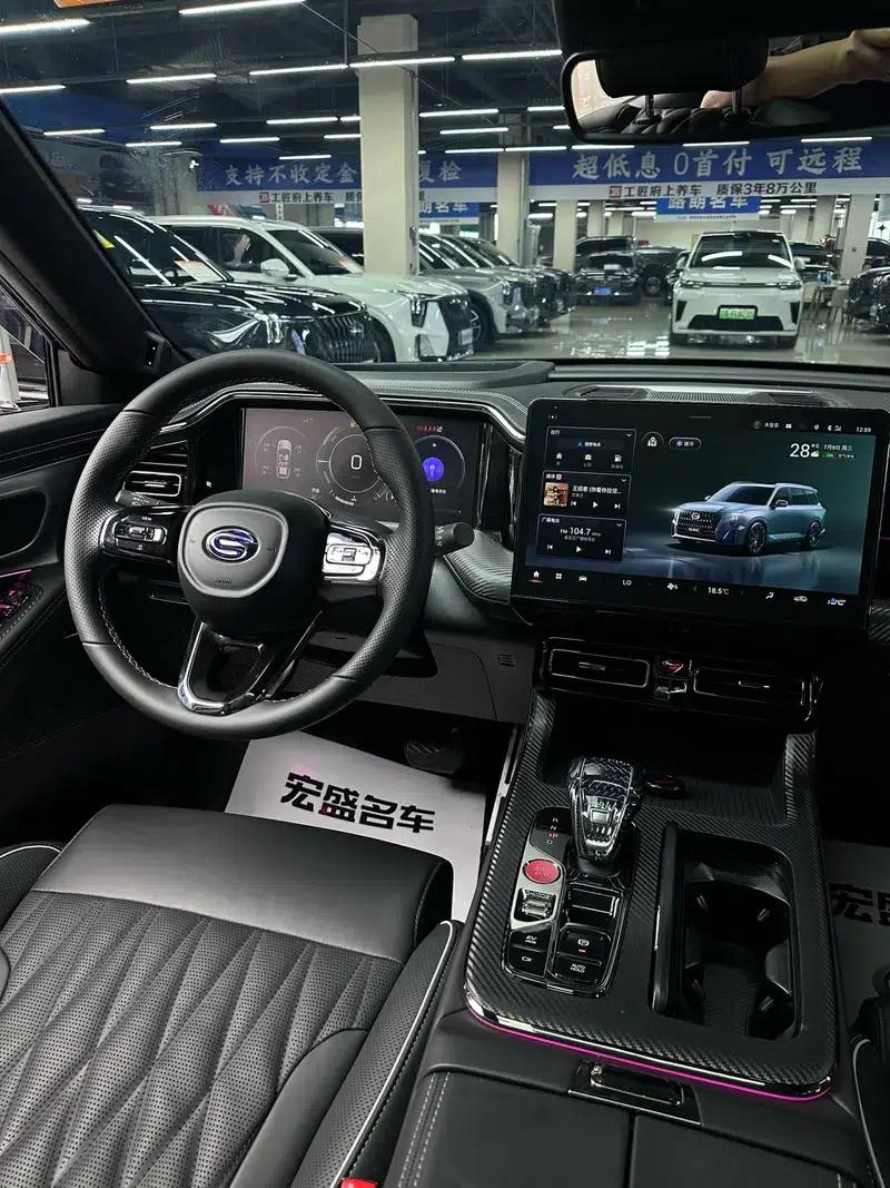 Trumpchi GS8 2022 Dual Engine Series 2.0TM Hybrid 2WD Premium Edition 7-Seater — миниатюра 14