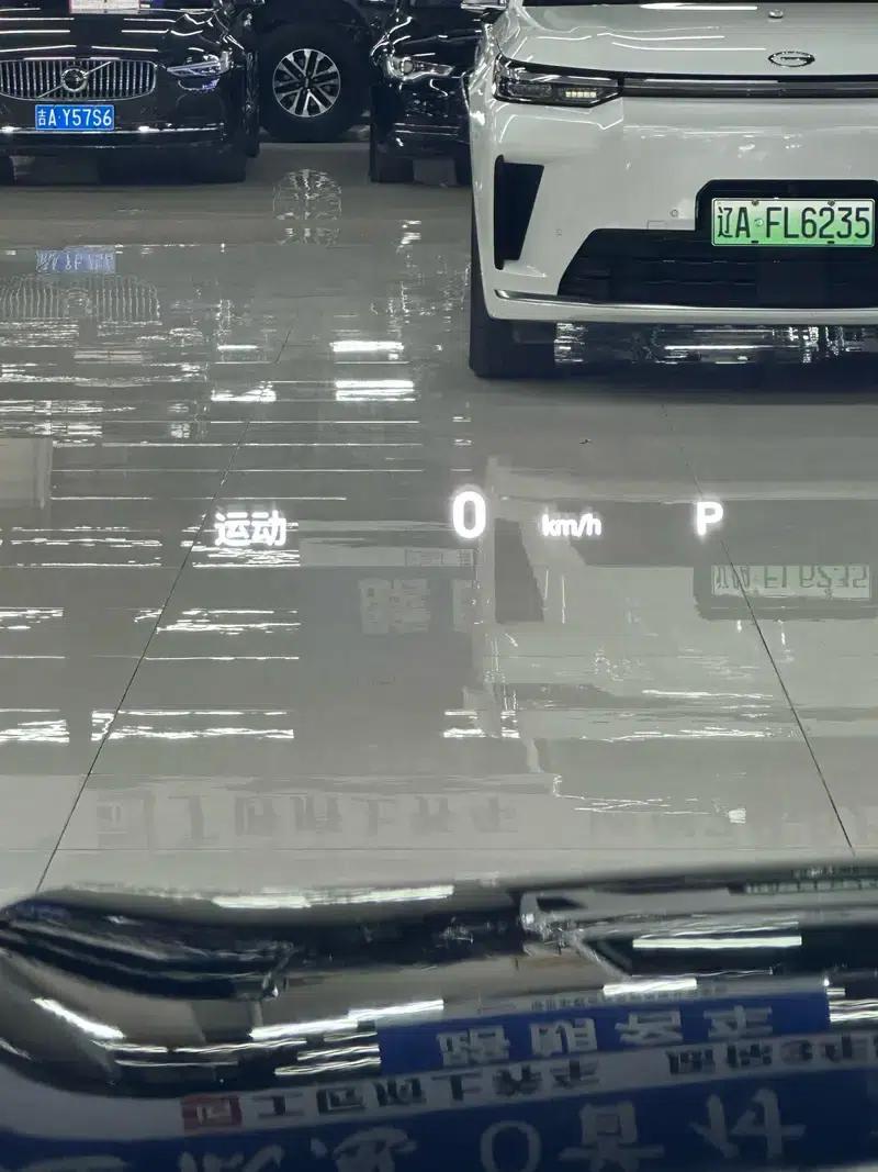 Trumpchi GS8 2022 Dual Engine Series 2.0TM Hybrid 2WD Premium Edition 7-Seater — миниатюра 15