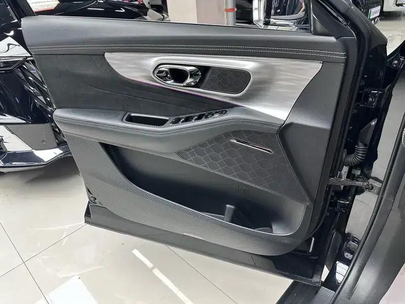 Trumpchi GS8 2022 Dual Engine Series 2.0TM Hybrid 2WD Premium Edition 7-Seater — миниатюра 16