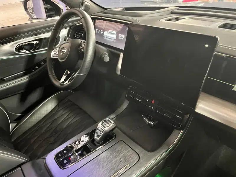 Trumpchi GS8 2022 Dual Engine Series 2.0TM Hybrid 2WD Premium Edition 7-Seater — миниатюра 8