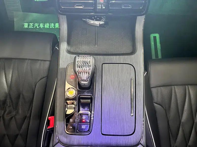 Trumpchi GS8 2022 Dual Engine Series 2.0TM Hybrid 2WD Premium Edition 7-Seater — миниатюра 9