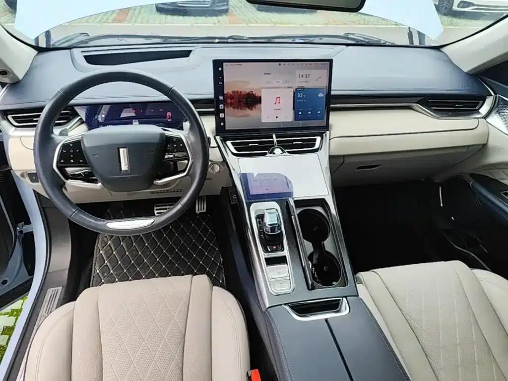 Wey brand Mocha 2021 2.0T 2WD Special Edition — миниатюра 13