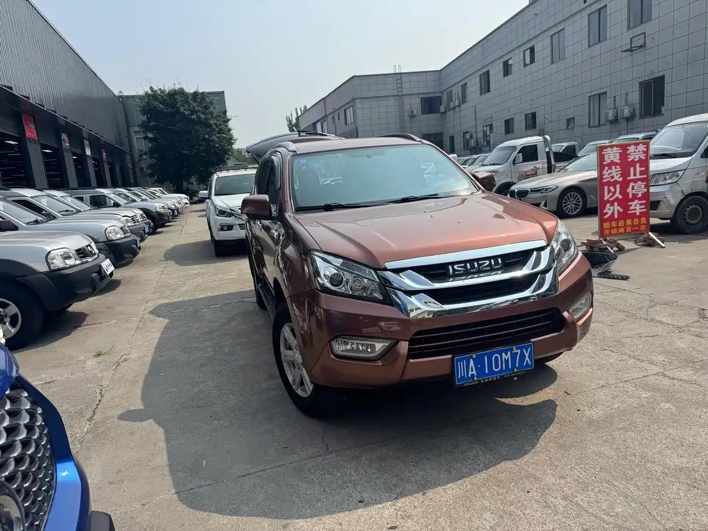 mu-X Ranger 2017 3.0T 4WD Automatic Premium 7-Seater (National IV Emission Standard) — миниатюра 8