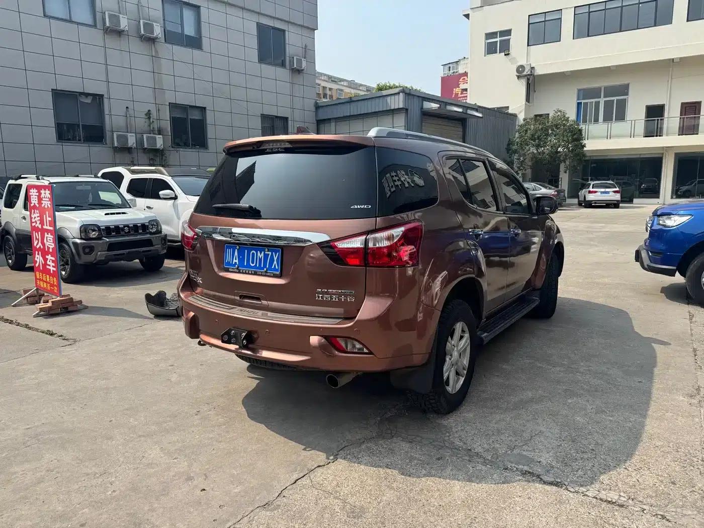 mu-X Ranger 2017 3.0T 4WD Automatic Premium 7-Seater (National IV Emission Standard) — миниатюра 9