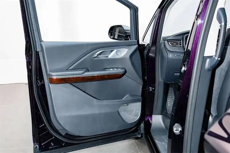 Hongqi HQ9 PHEV 2024 AWD Luxury Edition — миниатюра 12