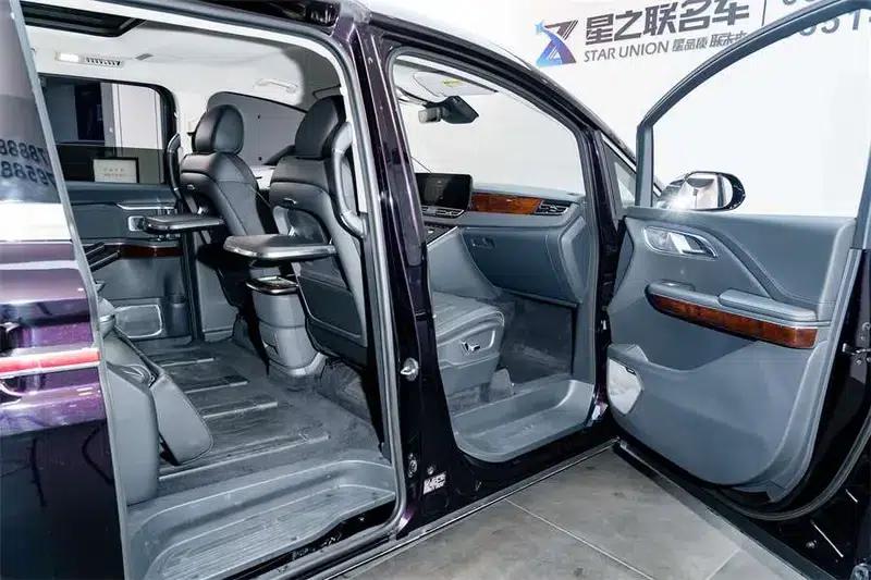 Hongqi HQ9 PHEV 2024 AWD Luxury Edition — миниатюра 28