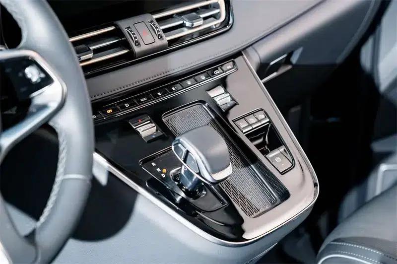 Hongqi HQ9 PHEV 2024 AWD Luxury Edition — миниатюра 8