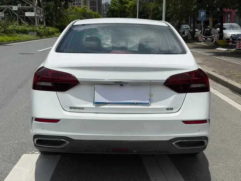 Geely Emgrand 2021 UP 1.5L CVT Luxury Edition — миниатюра 5