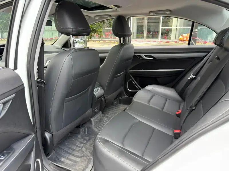 Geely Emgrand 2021 UP 1.5L CVT Luxury Edition — миниатюра 9