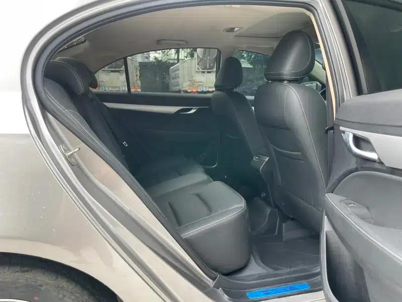 Geely Emgrand 2018 1.5L Manual Upward Connected Edition — миниатюра 17