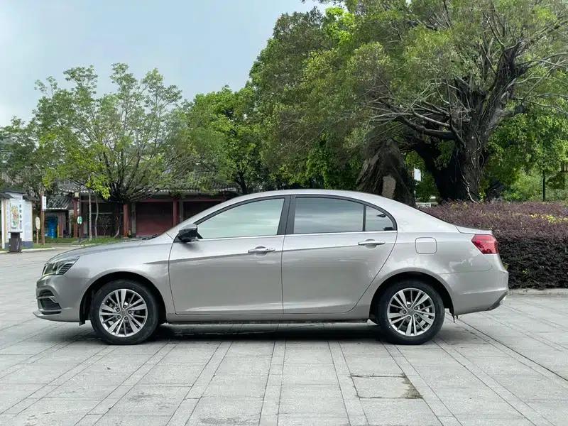 Geely Emgrand 2018 1.5L Manual Upward Connected Edition — миниатюра 4