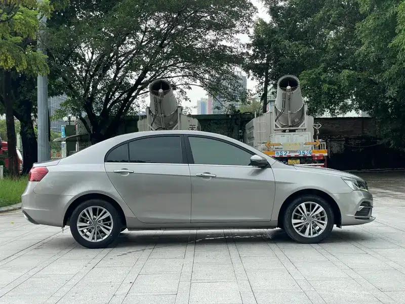 Geely Emgrand 2018 1.5L Manual Upward Connected Edition — миниатюра 8