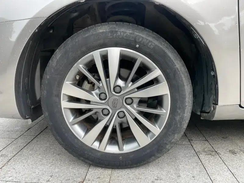 Geely Emgrand 2018 1.5L Manual Upward Connected Edition — миниатюра 9