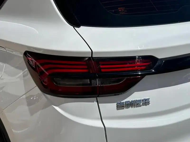 Geely Binyue 2021 240T DCT Platinum Edition — миниатюра 9