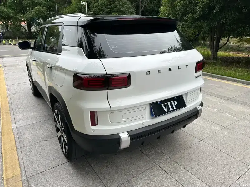 Geely ICON 2023 1.5TD Chocolate Edition — миниатюра 4