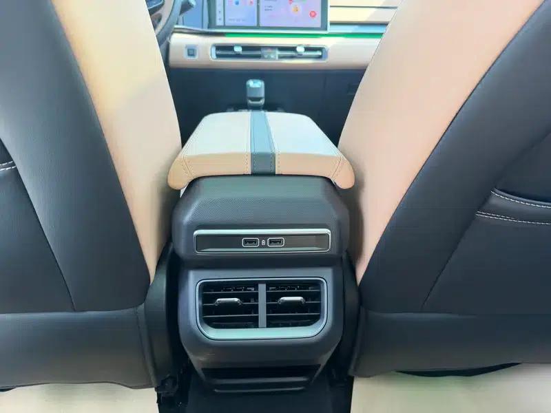 Geely ICON 2023 1.5TD Chocolate Edition — миниатюра 9