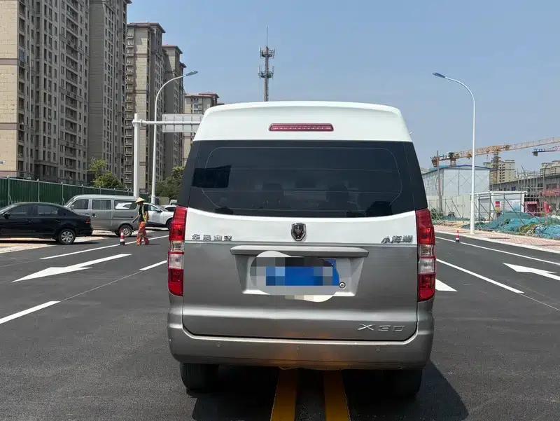 New Hiace X30L 2019 1.5L Business Edition SWC15M — миниатюра 5