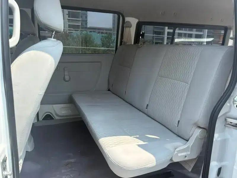 New Hiace X30L 2019 1.5L Business Edition SWC15M — миниатюра 8
