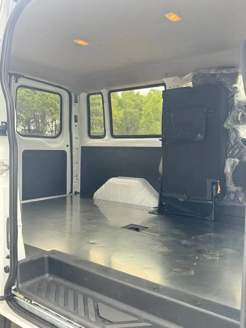 Fushun 2024 2.0T Manual Diesel Short Wheelbase Low Roof Commercial Multi-purpose Passenger Vehicle (5 Seats) — миниатюра 9