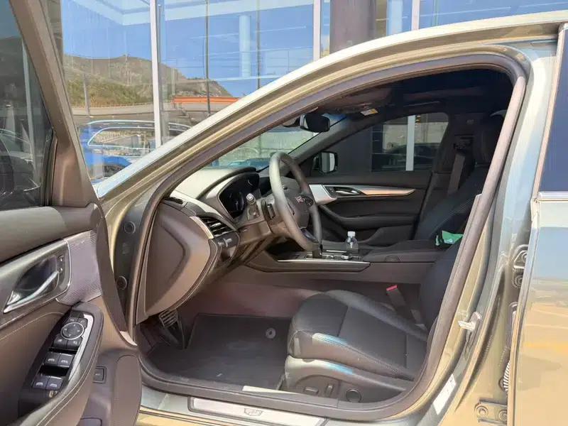 2023 Cadillac CT5 28T Luxury Standard Edition — миниатюра 10