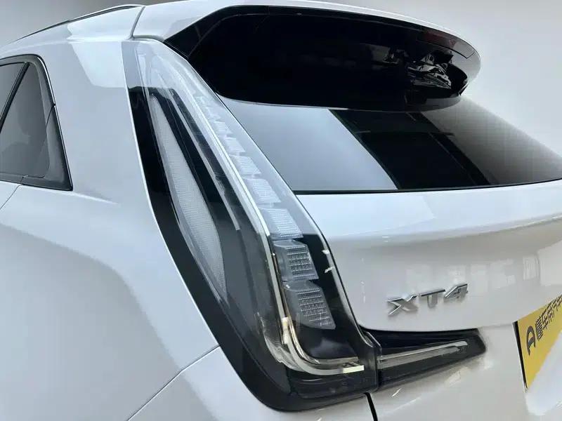 2022 Cadillac XT4 28T AWD Platinum Edition — миниатюра 13