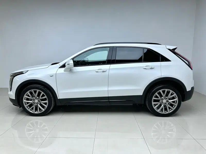 2022 Cadillac XT4 28T AWD Platinum Edition — миниатюра 4