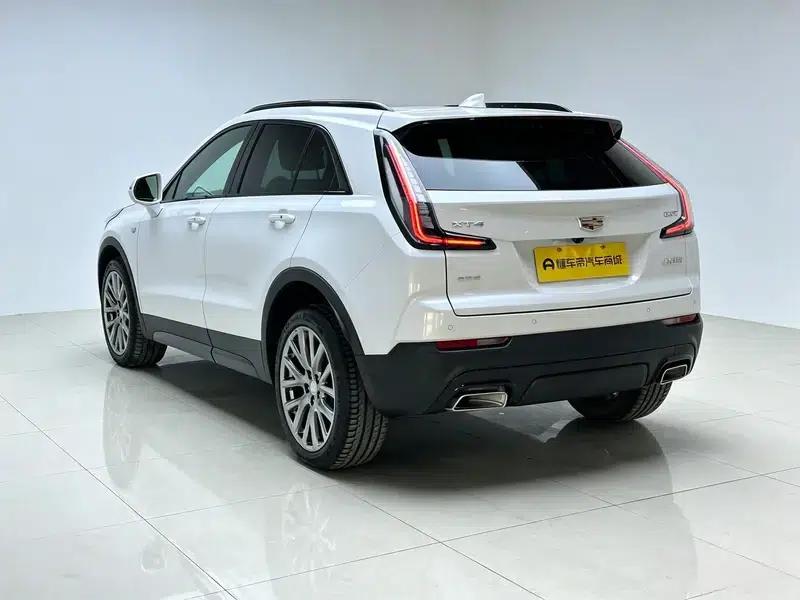 2022 Cadillac XT4 28T AWD Platinum Edition — миниатюра 5