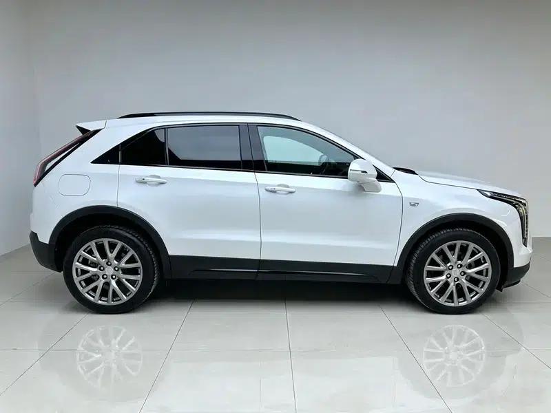 2022 Cadillac XT4 28T AWD Platinum Edition — миниатюра 8