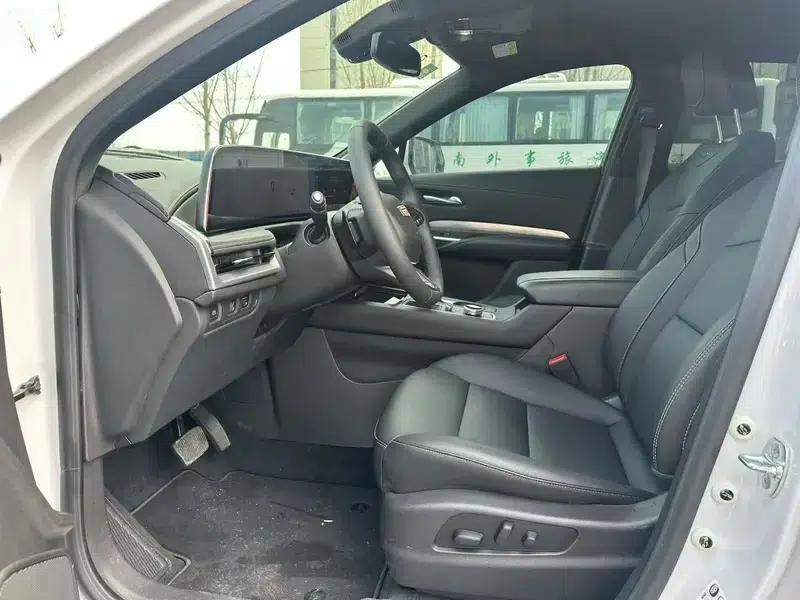 2024 Cadillac XT4 Facelift 28T Two-Wheel Drive Luxury — миниатюра 8