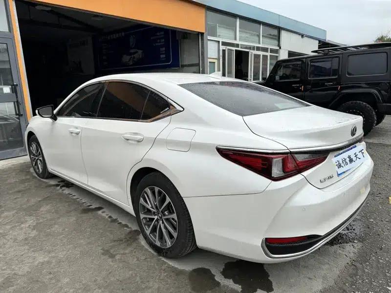Lexus ES 2022 200 Luxury Edition — миниатюра 4
