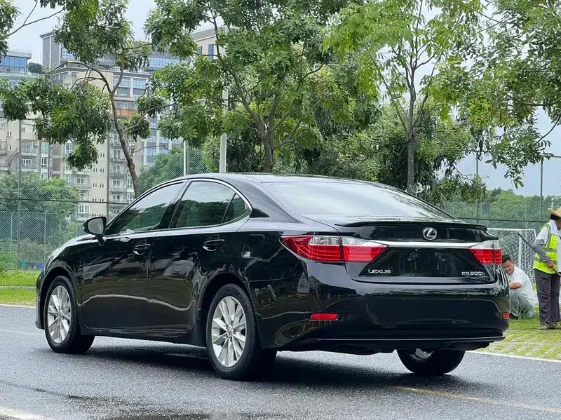 Lexus ES 2014 300h Elite Edition — миниатюра 5