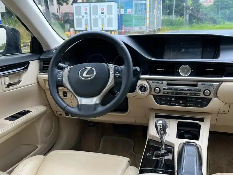Lexus ES 2014 300h Elite Edition — миниатюра 9