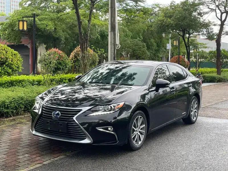 Lexus ES 2015 300h Comfort Edition — миниатюра 1