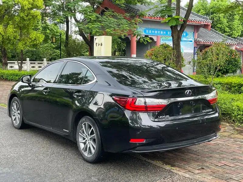 Lexus ES 2015 300h Comfort Edition — миниатюра 4