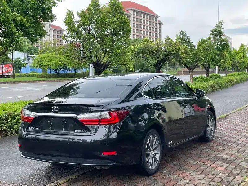 Lexus ES 2015 300h Comfort Edition — миниатюра 6